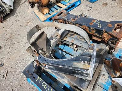 Peterbilt 367 Fuel Tank Strap / Bracket