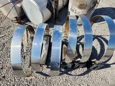 Peterbilt 579 Fuel Tank Strap / Bracket