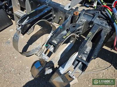 Peterbilt 579 Left Fuel Tank Strap / Bracket