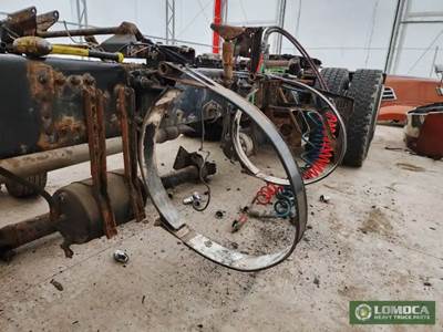 Western Star 5700 Fuel Tank Strap / Bracket