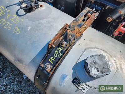 Freightliner Cascadia Fuel Tank Strap / Bracket for a 2018 Freightliner Cascadia 123