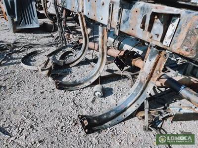 Kenworth T600 Left Fuel Tank Strap / Bracket for a 2009 Kenworth T660