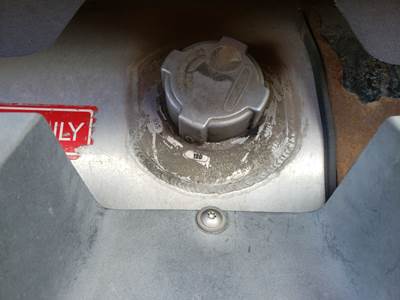 Freightliner Cascadia 125 Right Fuel Tank