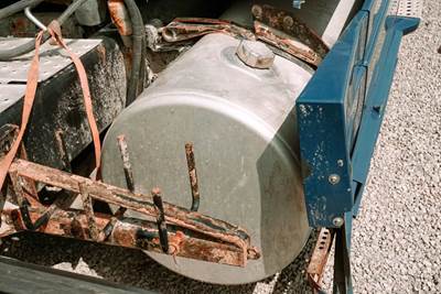 Freightliner Cascadia 125 Right Fuel Tank