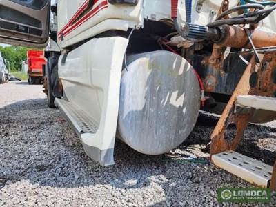 Freightliner Cascadia 125 Left Fuel Tank