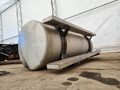 Freightliner Cascadia 125 Left Fuel Tank