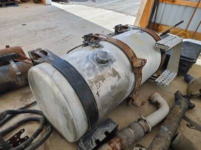 Freightliner Cascadia 125 Left Fuel Tank