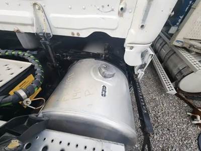 Freightliner Cascadia 126 Right Fuel Tank