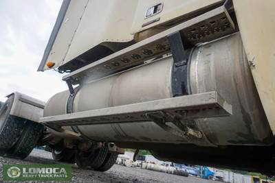 Freightliner Columbia 120 Right Fuel Tank