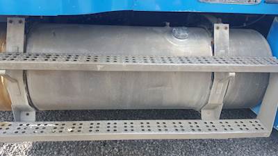 Freightliner FLD120 Right Fuel Tank for a 1995 Freightliner FLD-120