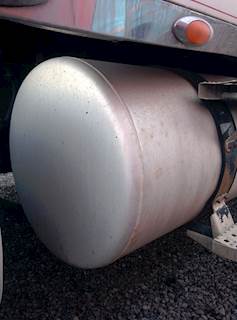 Freightliner FLD120 Classic Right Fuel Tank for a 2004 Freightliner Classic 120