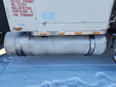 Freightliner FLD120 Classic Left Fuel Tank for a 2007 Freightliner Classic 120