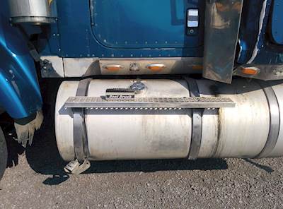 International 9900i Left Fuel Tank