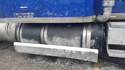 International 9900i Right Fuel Tank