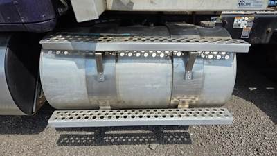 Kenworth T880 Left Fuel Tank