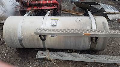 Mack CH613 Right Fuel Tank