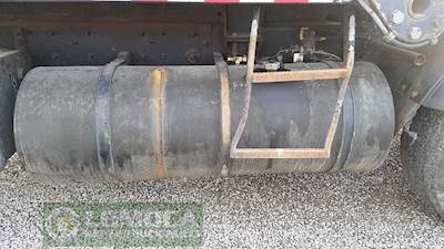 Mack MRU613 Right Fuel Tank