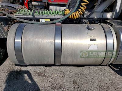 Mack Pinnacle CHU613 Right Fuel Tank for a 2015 Mack CHU613