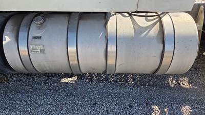 Mack Pinnacle CXU613 Left Fuel Tank for a 2015 Mack CXU613