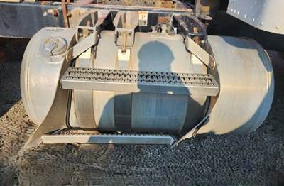 Peterbilt 367 Right Fuel Tank