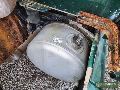 Peterbilt 387 Right Fuel Tank