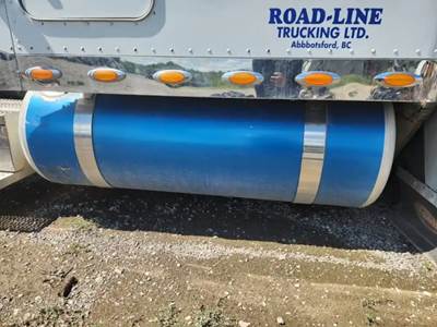 Peterbilt 389 Right Fuel Tank