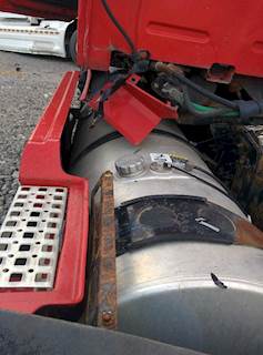 Volvo VNL Left Fuel Tank