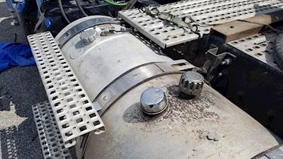 Volvo VNL Left Fuel Tank