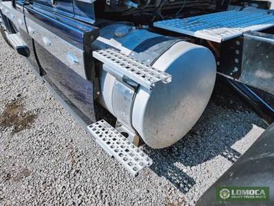 Volvo VNL Left Fuel Tank