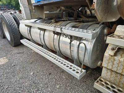 Western Star 4900FA Right Fuel Tank for a 2014 Western Star 4900 FA