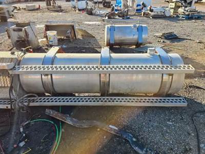 Western Star 4900FA Left Fuel Tank for a 2012 Western Star 4900 FA