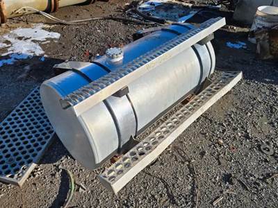 Western Star 4900FA Right Fuel Tank for a 2012 Western Star 4900 FA
