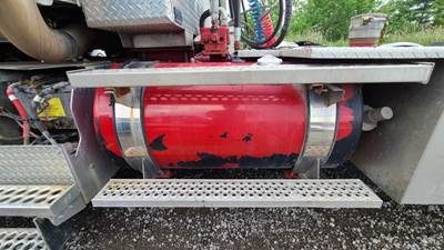 Western Star 4900SA Left Fuel Tank for a 2018 Western Star 4900 SA