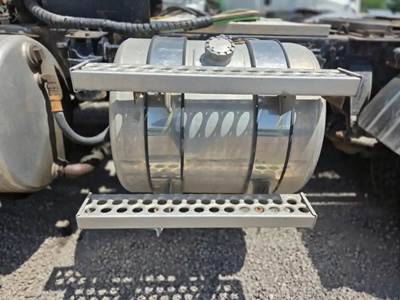 Western Star 4900SA Left Fuel Tank for a 2013 Western Star 4900 SA