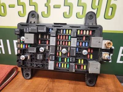 Volvo VNL Fuse Box
