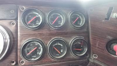 Freightliner FLD120 Gauge