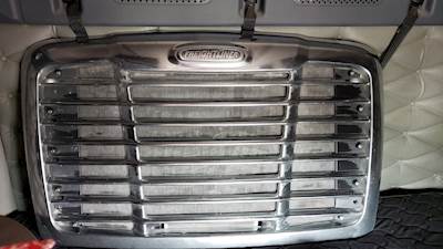 Freightliner Cascadia 125 Grille
