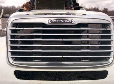 Freightliner Columbia 112 Grille