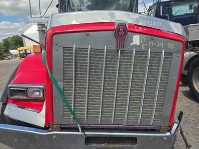 Kenworth T800 Grille