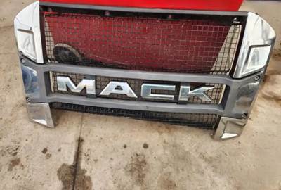 Mack Anthem Grille
