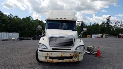 Freightliner Columbia 120 Headlight Assembly
