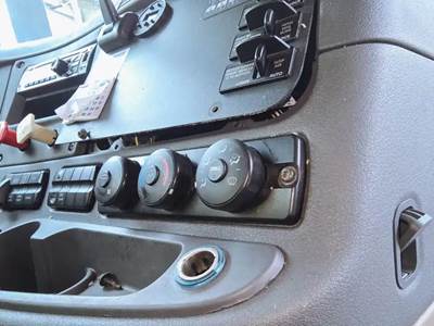 Freightliner Cascadia 125 Heater / AC Temp Control