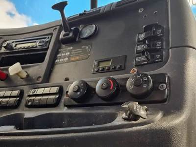 Freightliner Cascadia 125 Heater / AC Temp Control