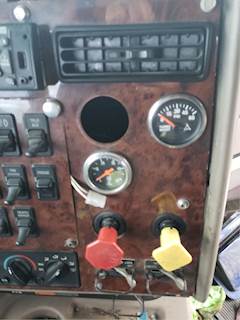 International 4300 Heater / AC Temp Control for a 2006 International 9400I