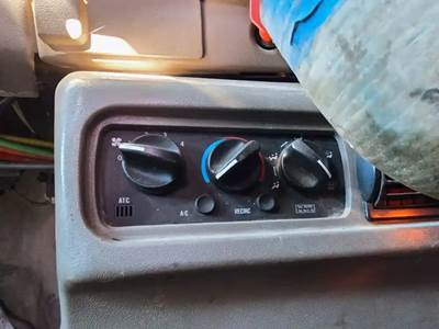 Mack Vision CXN613 Heater / AC Temp Control for a 2007 Mack CXN613