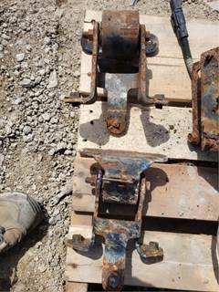 Mack Pinnacle CXU613 Hood Hinge for a 2014 Mack CXU613