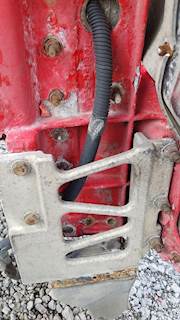 Peterbilt 379 Hood Hinge for a 2005 Peterbilt 379 UNIBILT