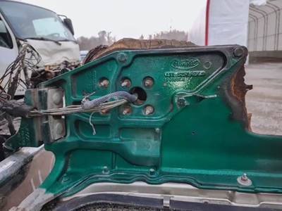 Peterbilt 567 Hood Hinge