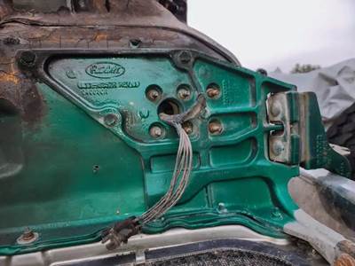 Peterbilt 567 Hood Hinge