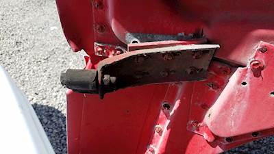 Peterbilt 379 Hood Part for a 2005 Peterbilt 379 UNIBILT